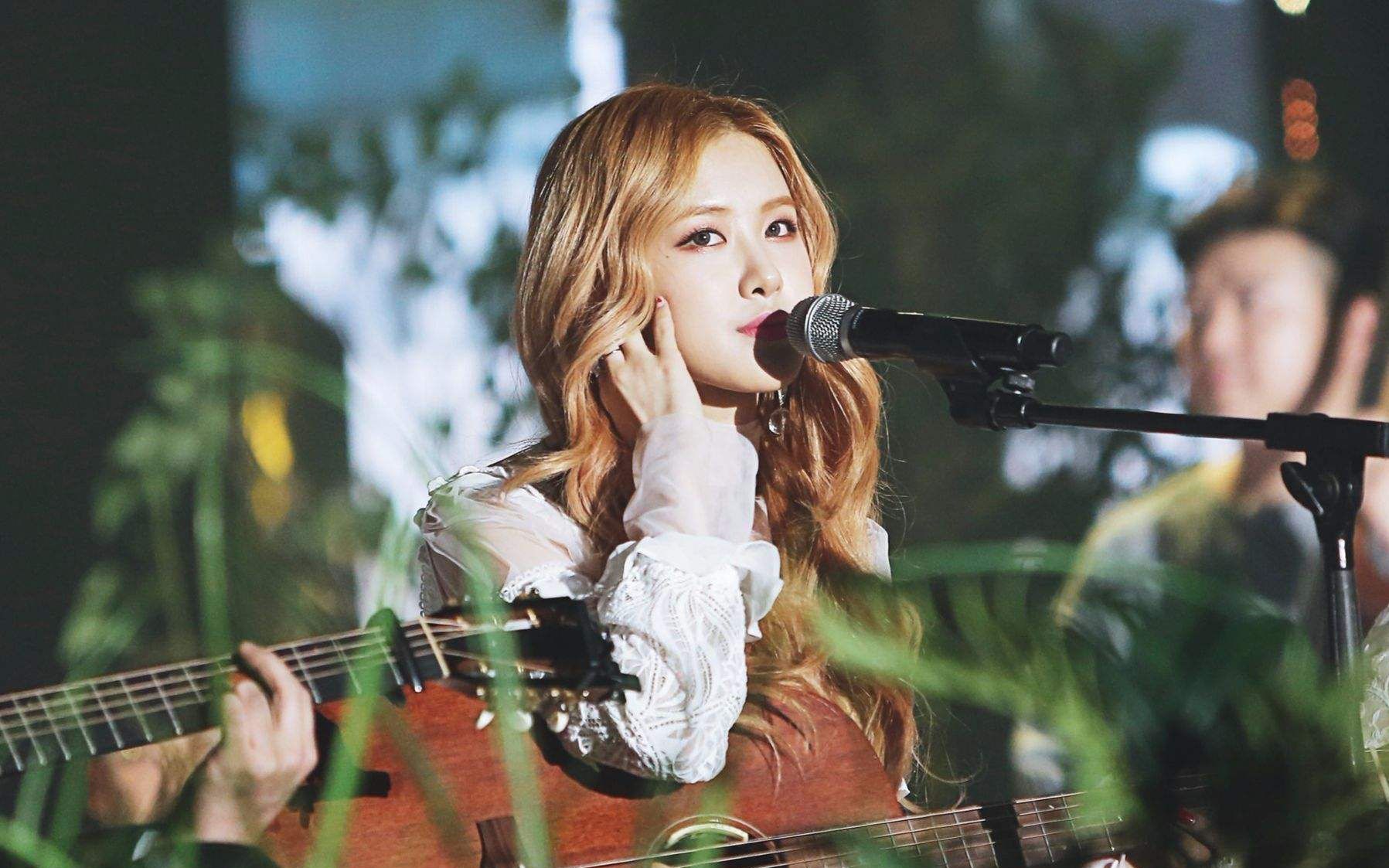 精美图集|朴彩英时尚俏丽,魅力四射