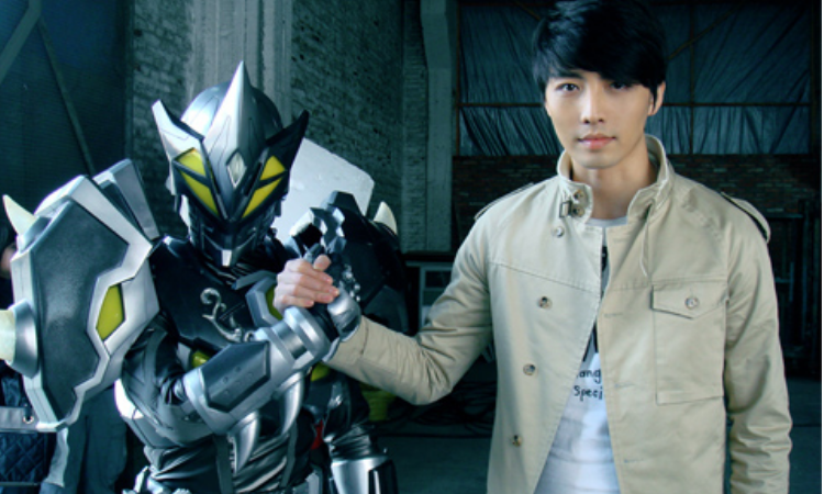 黑犀铠甲扮演者