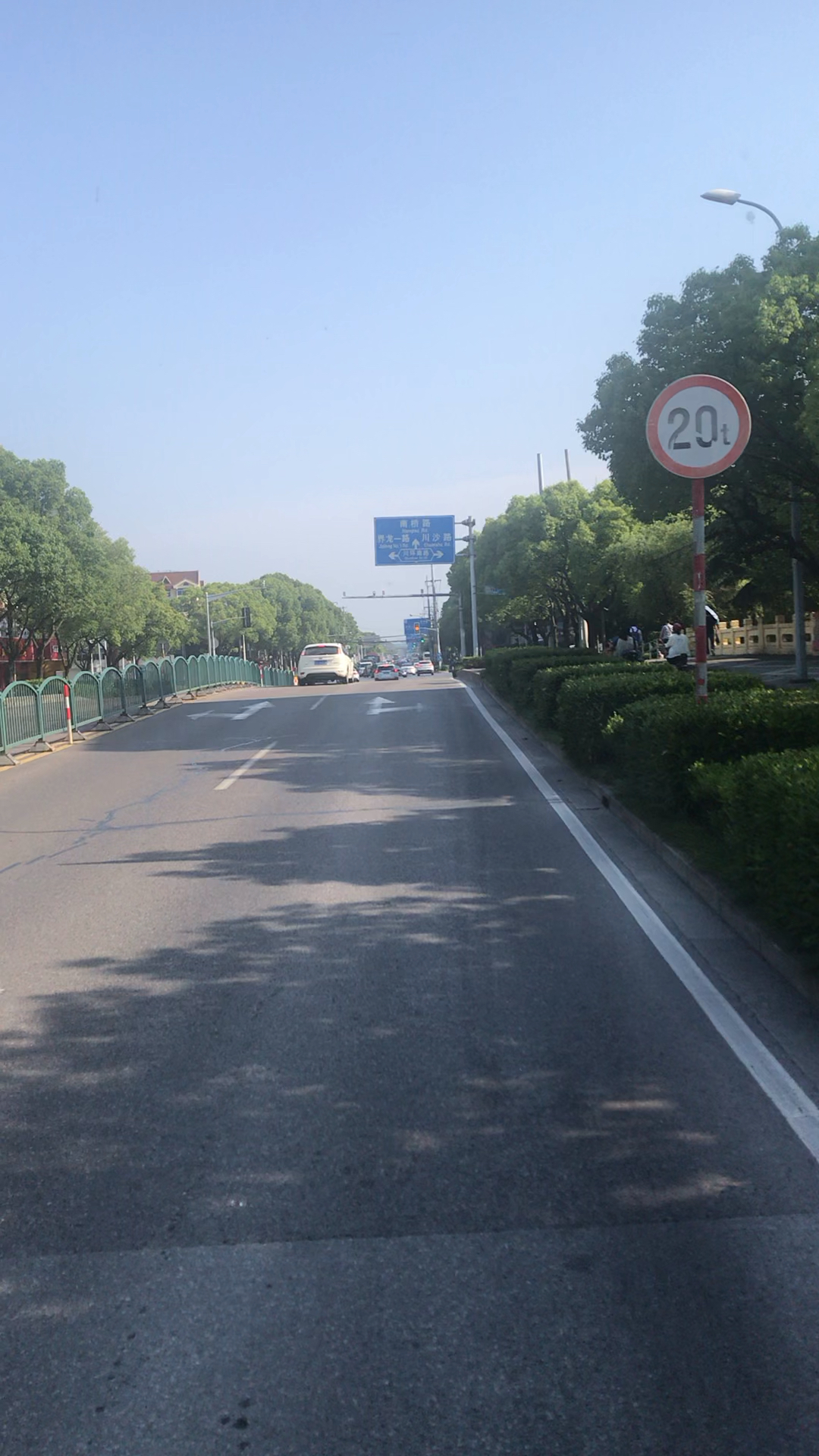 上海街景实拍(妙境路川环南路,公交上随拍)-度小视