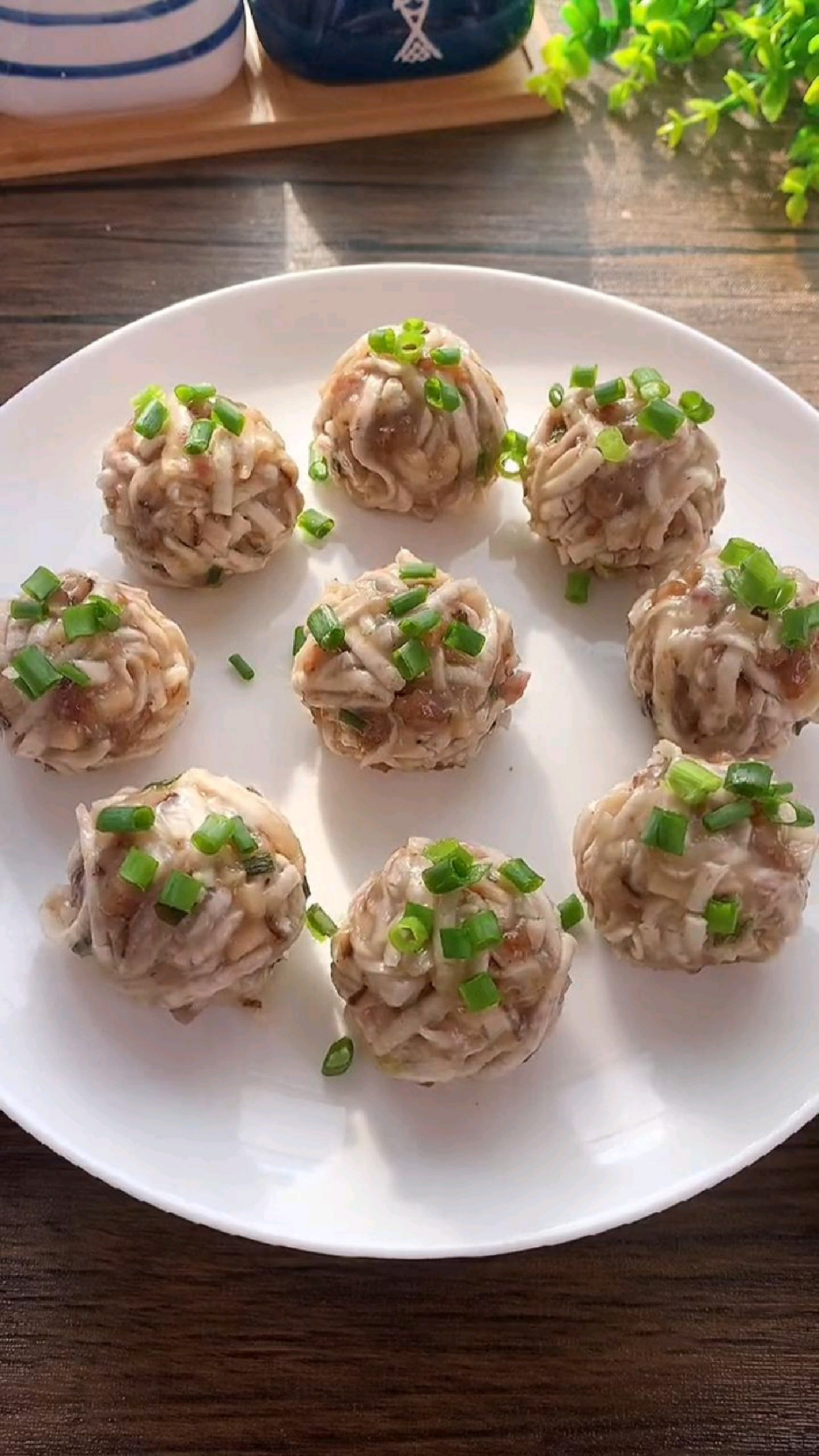 解锁芋头新吃法,q弹香糯的广式蒸芋丸,搭配肉沫和香菇,比狮子头还好吃