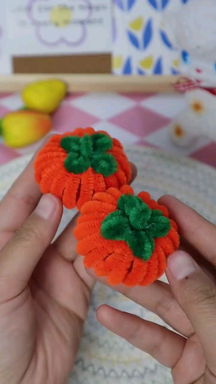 扭扭棒制作小柿子