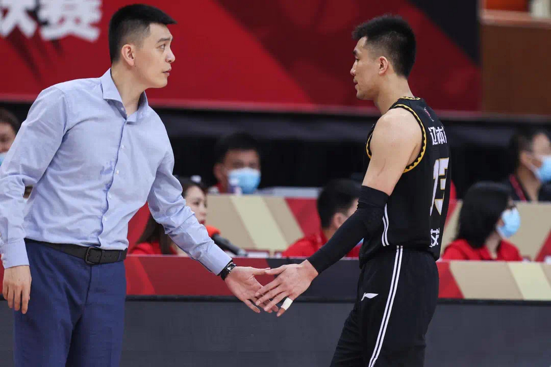 【郭艾伦最新动态】郭艾伦和杨鸣拿下新职务为中国男篮立功,杜锋和