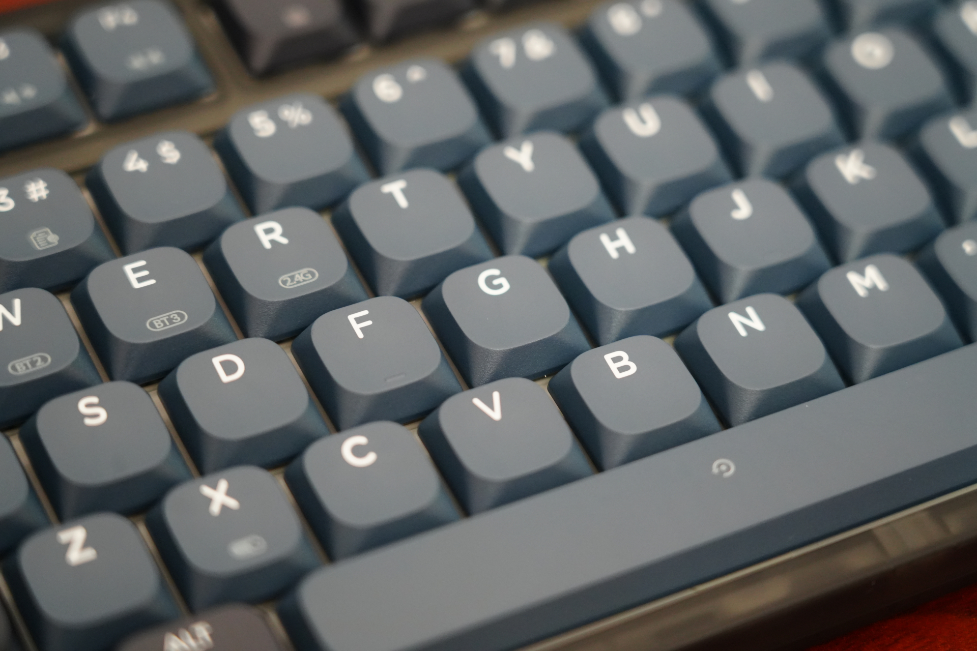 兼顾便携与手感的机械键盘 6415 型号:黑爵ak832pro矮轴机械键盘