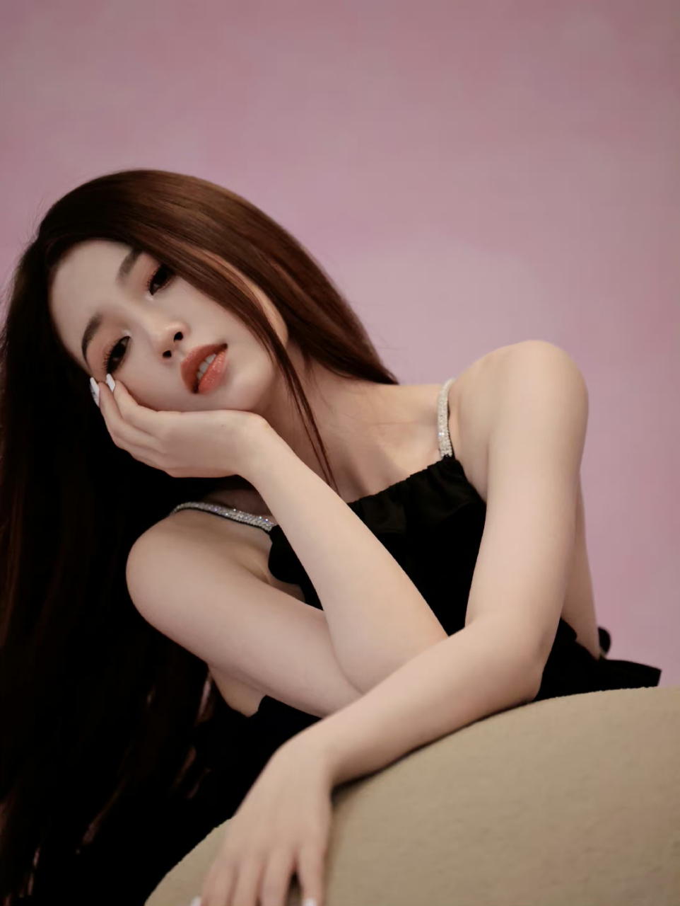 虞书欣# 白天鹅芭蕾风大片,清纯甜美的容颜,娇嗔欲滴的身材,轻盈起舞