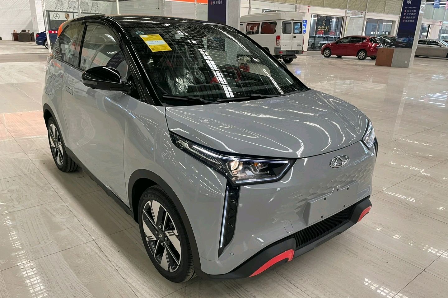取名无界pro,续航300公里,竞争五菱宏光mini ev近几年,电动车越来越