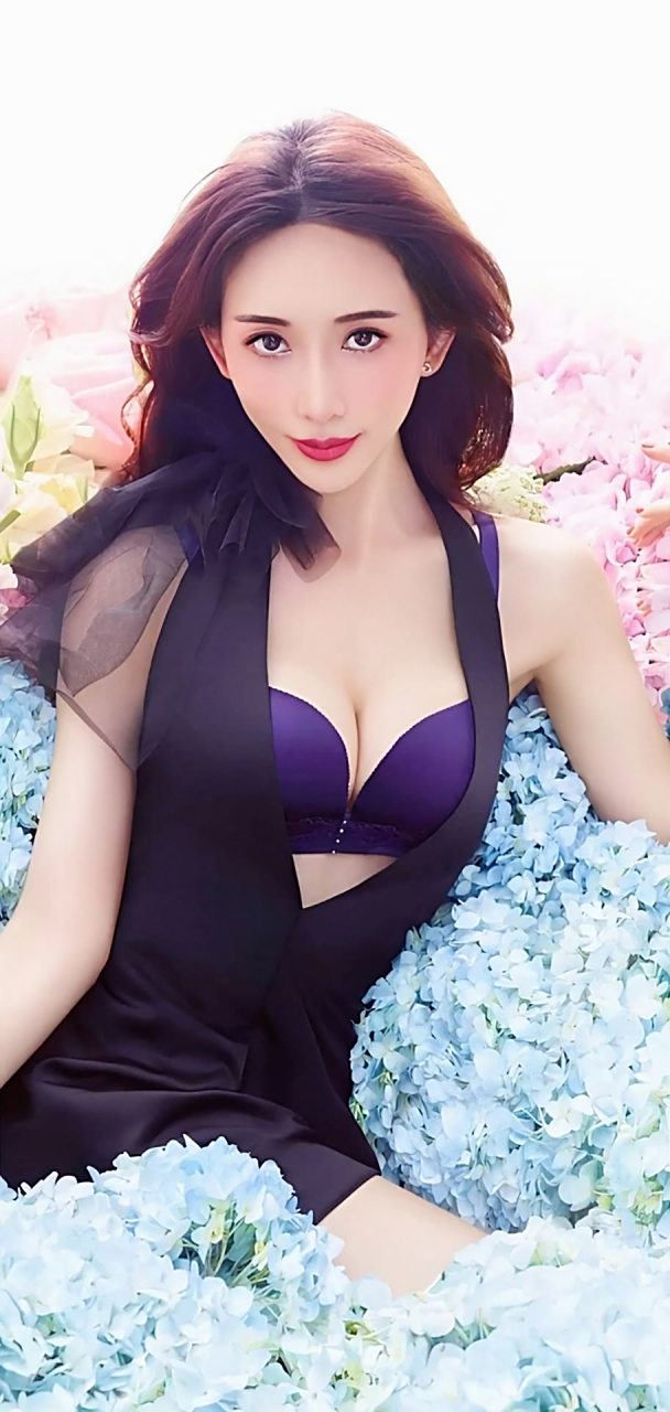 嫁给日本人黑泽良平的70后林志玲性感写真#明星美图秀