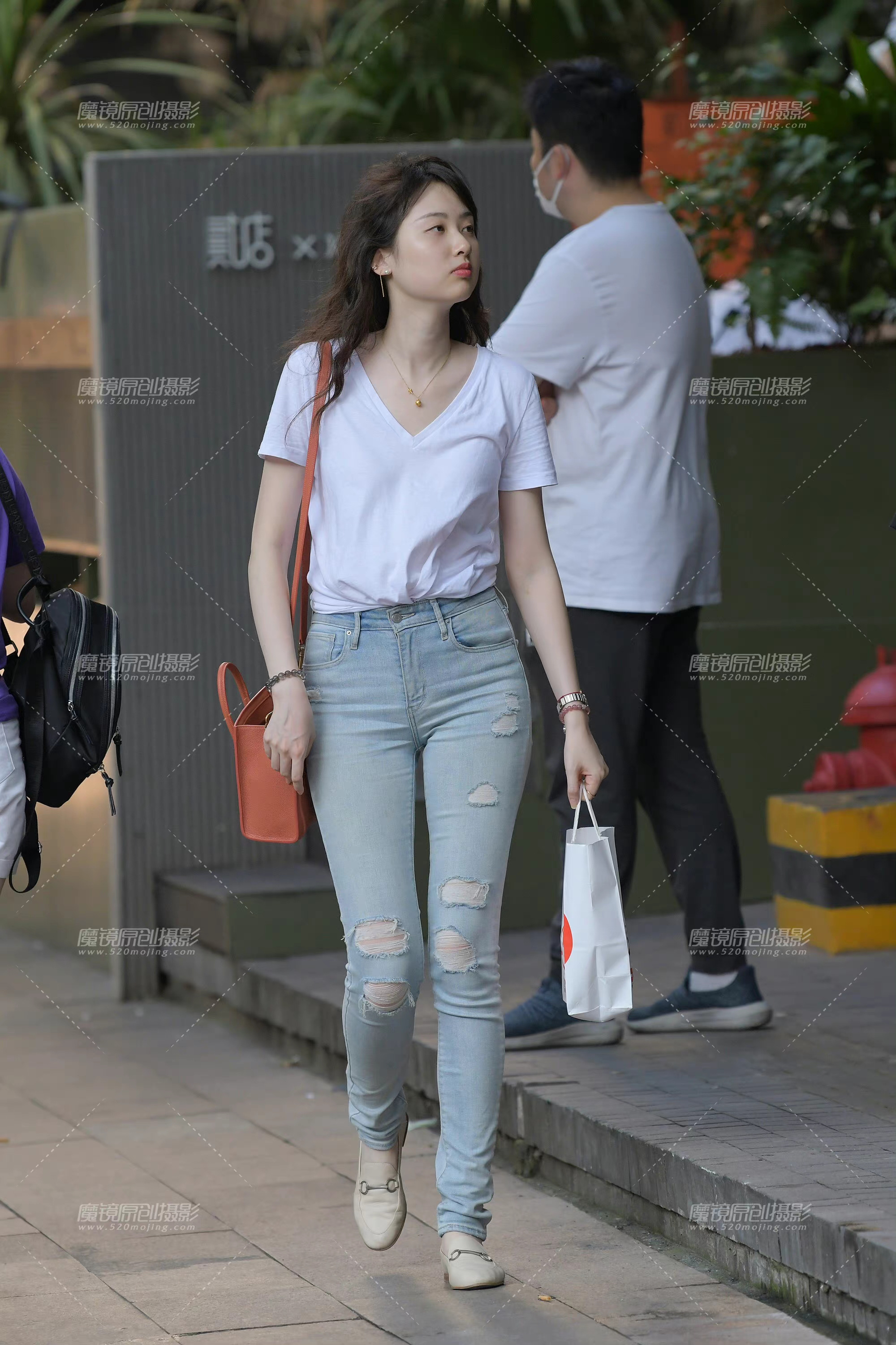 百搭牛仔裤永远不过时