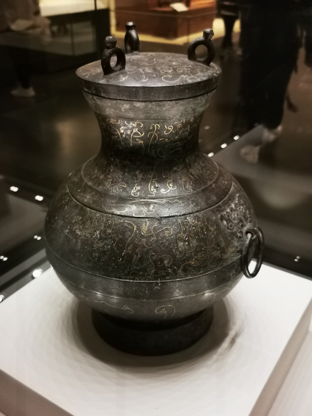错金银鸟篆文青铜壶:汉代铜器的巅峰之作