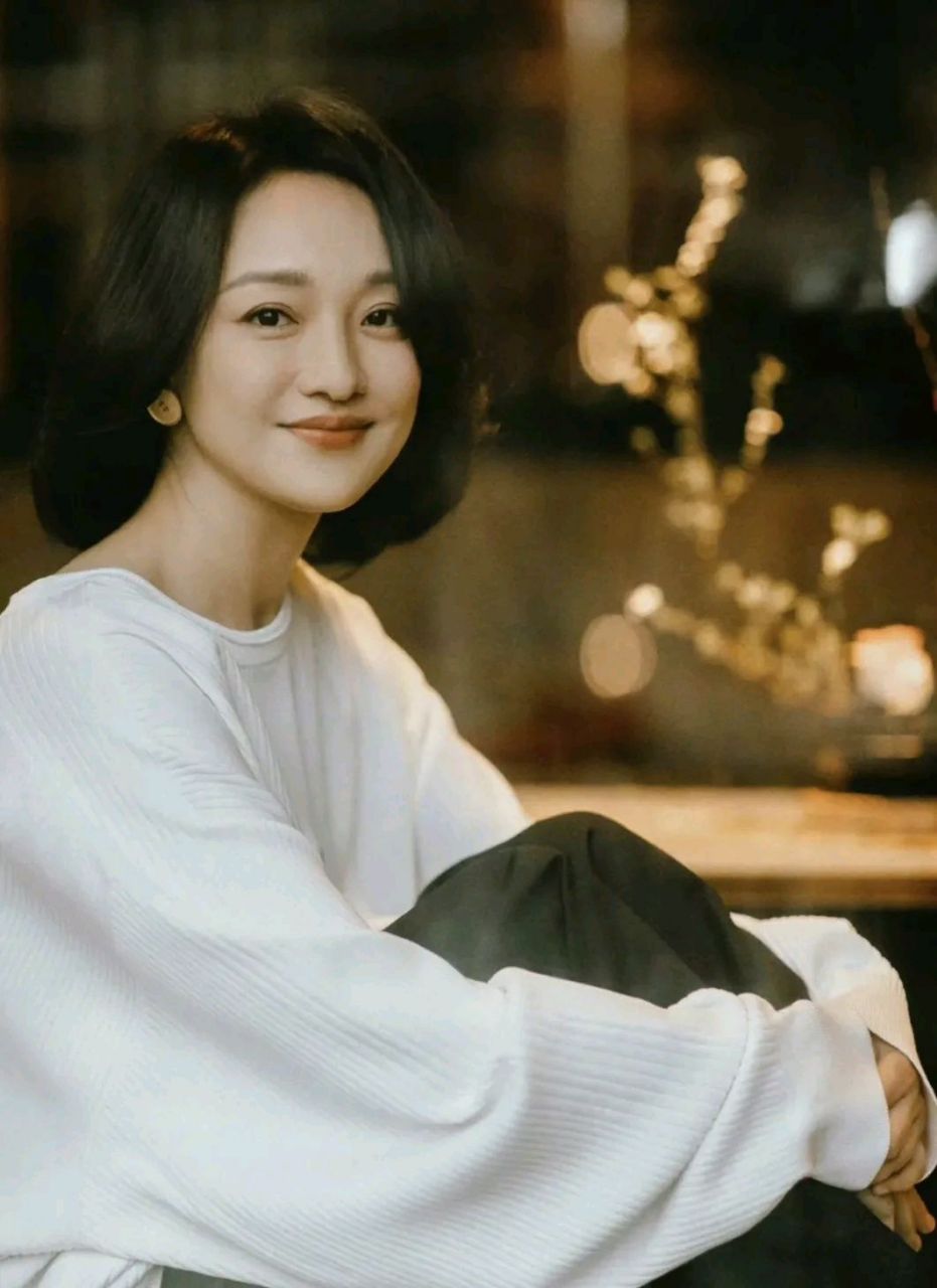 周迅说: 我习惯独来独往,总觉得这样更自由也更充实,如果有感兴趣的