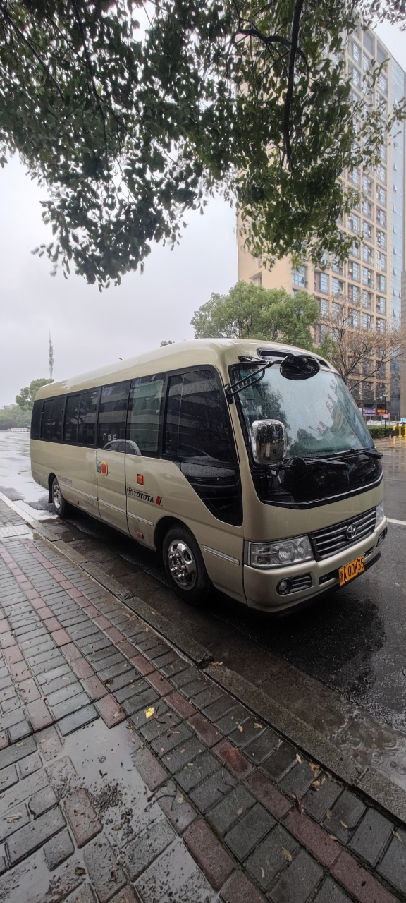 杭州租车,春节长假正常接单,18座丰田考斯特,19座仿考,55座大巴车.