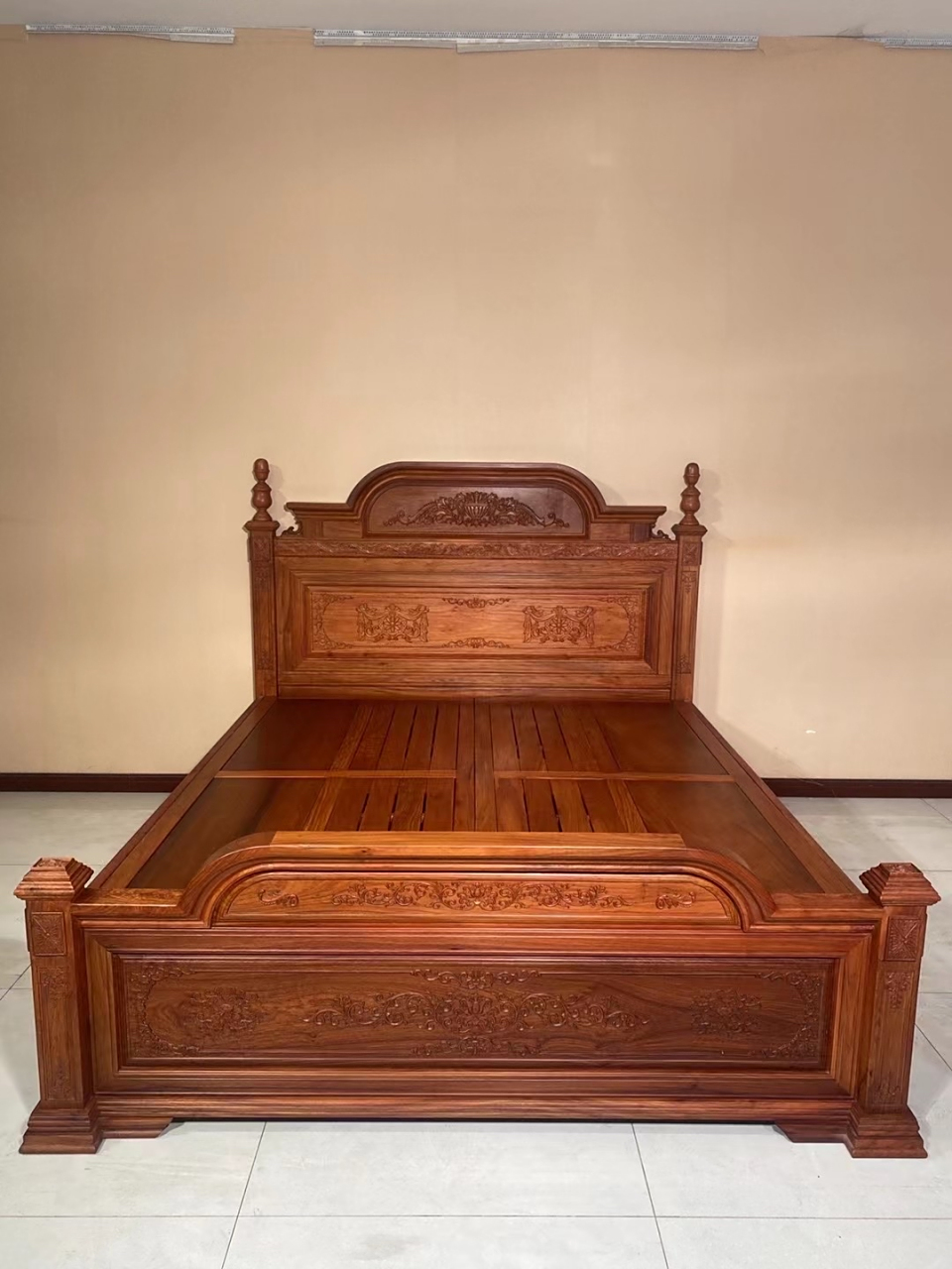 97缅花大果紫檀大床 1.5米和1.8米都有现货 细磨打蜡工艺,现货秒杀!