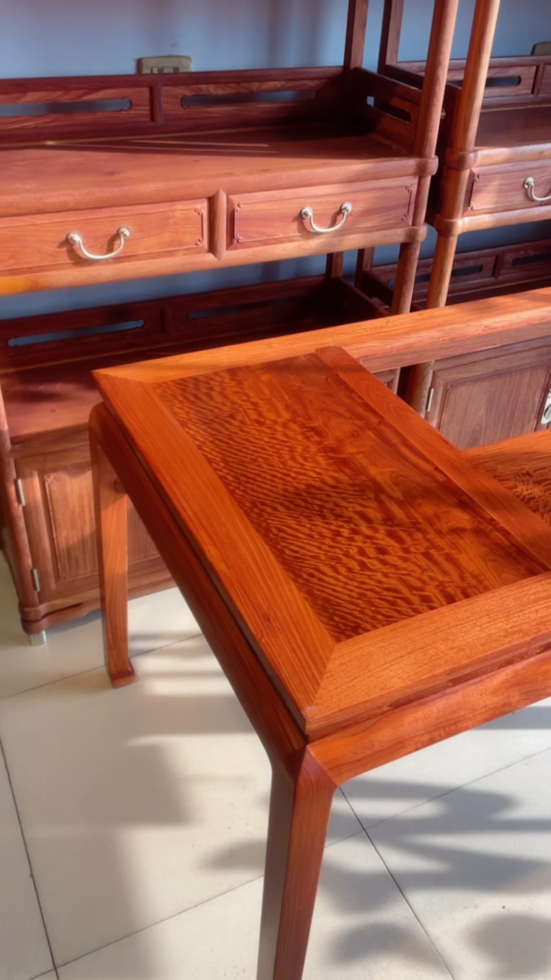 缅甸花梨虎皮纹茶桌