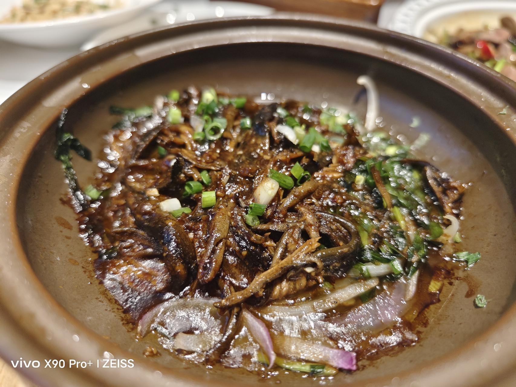 炒软兜,也叫软兜长鱼icon,软兜鳝鱼,是淮扬菜中极负盛名的一道菜肴