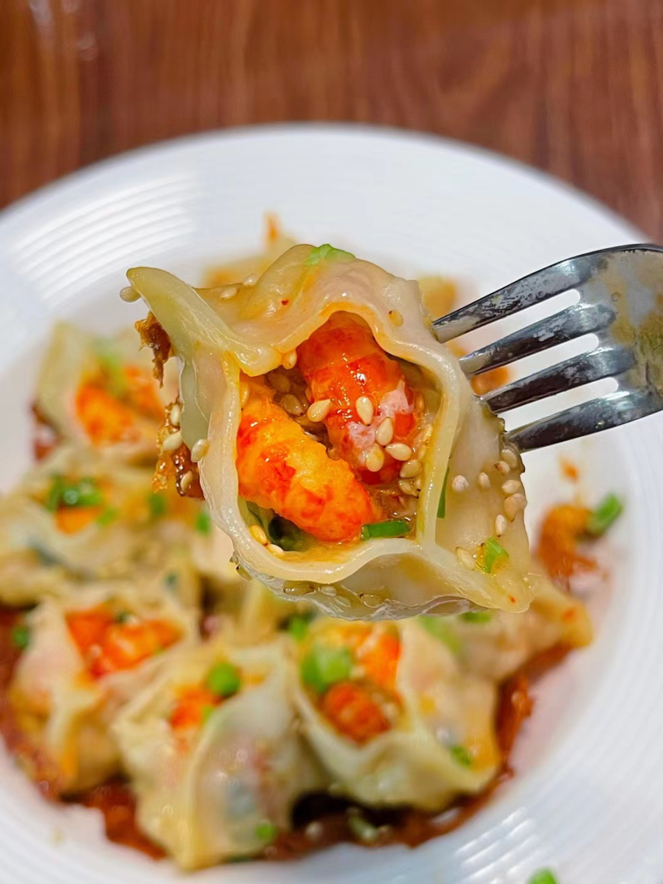 「龙虾饺09」喜欢吃小龙虾的看过来 每只饺子里都有两整只剥好的,很