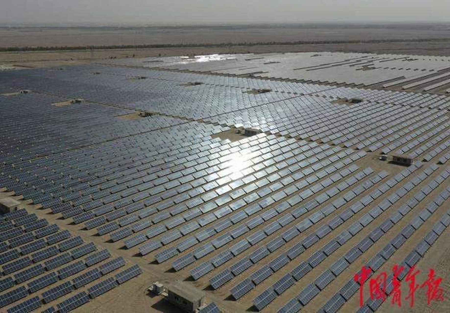 新疆和田地区洛浦县国家电投洛浦光伏电站,今年2月刚刚并网发电的200
