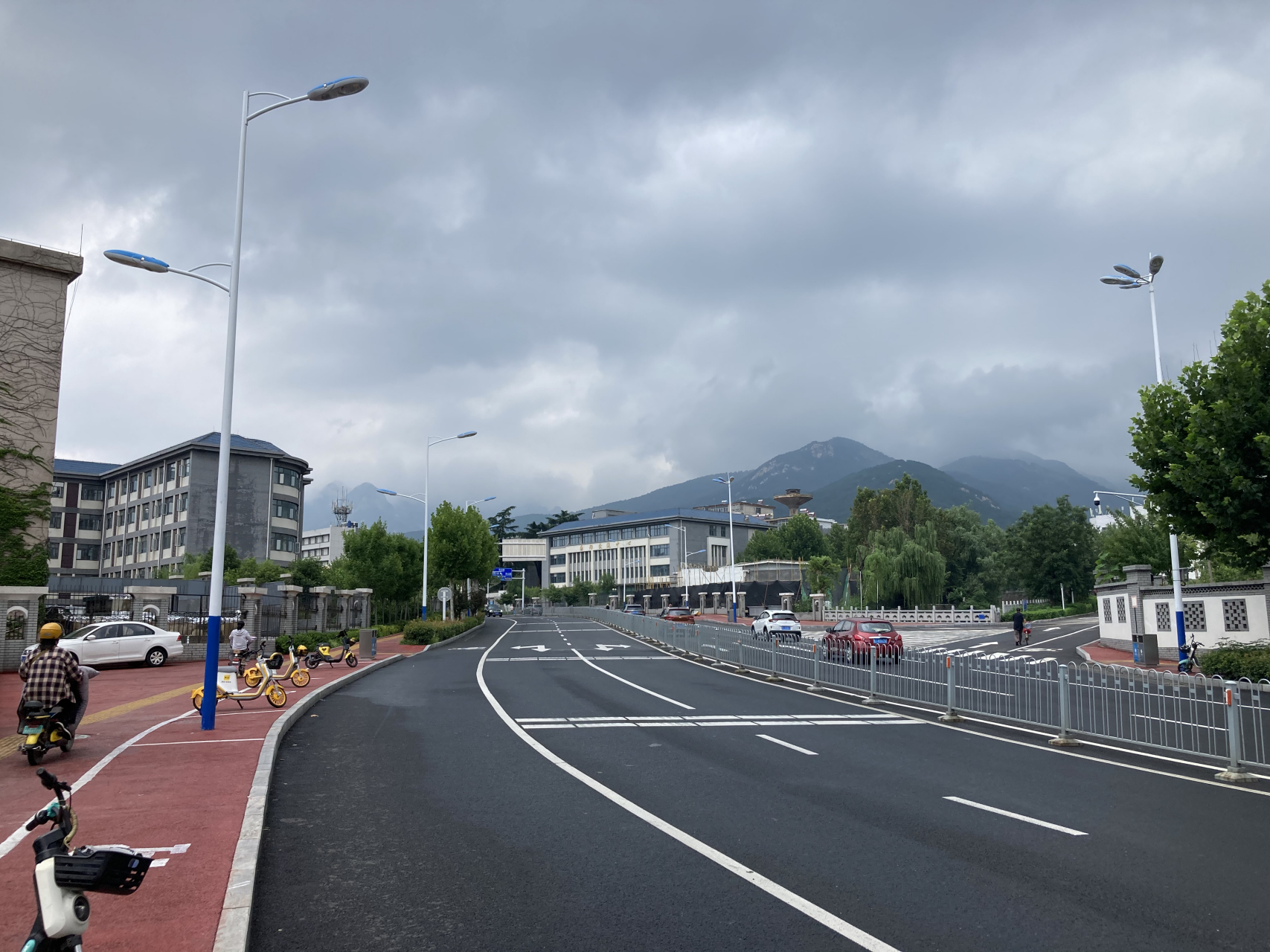山东科技大学泰安校区东校,泰安市泰山区岱宗大街223号.十二年.