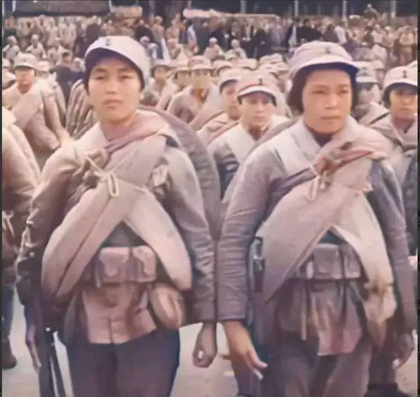 1939年,刚刚完成训练的滇军女兵,她们即将奔赴抗日前线,她们这一去