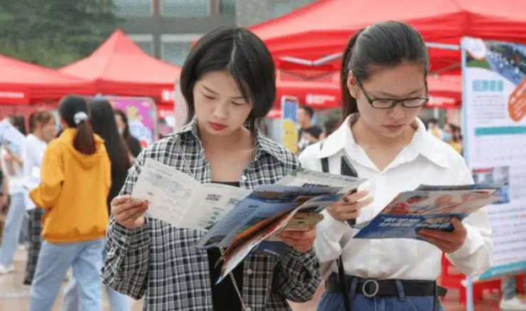 這3個專業有利於以後就業,月薪輕鬆過萬,人才缺口大