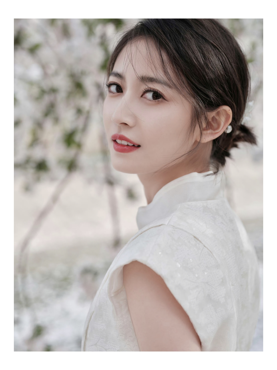 陈佳琪[心]知性优雅  清新甜美  韵味十足[鲜花][鲜花][鲜花]