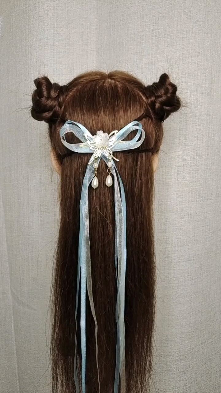 儿童编发:简单好看儿童古风发型,搭配飘带真的太好看了吧-度小视