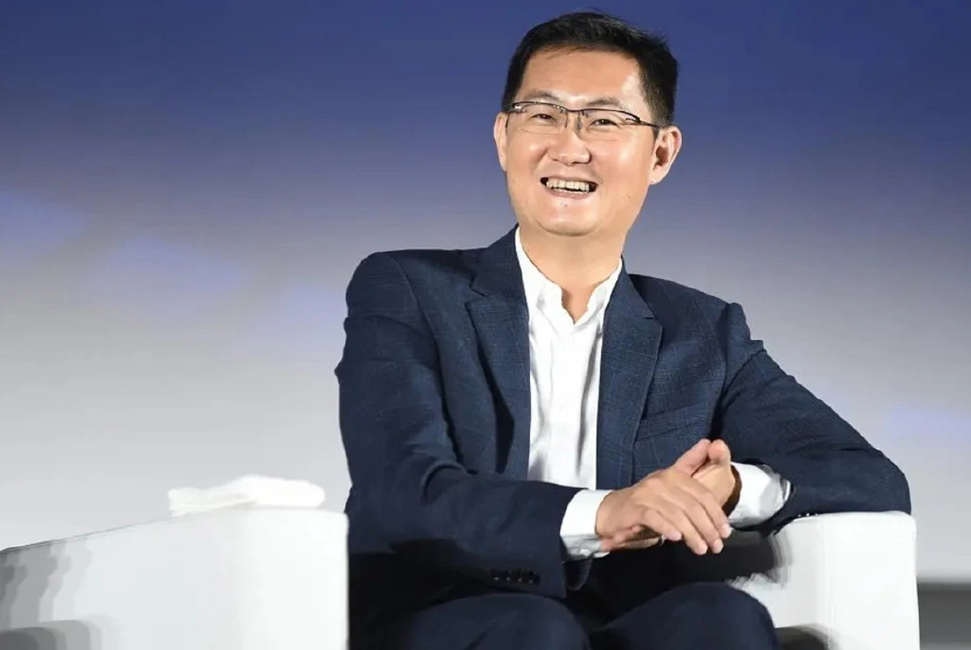 腾讯大赚1492亿,净利润375亿,马化腾笑了.