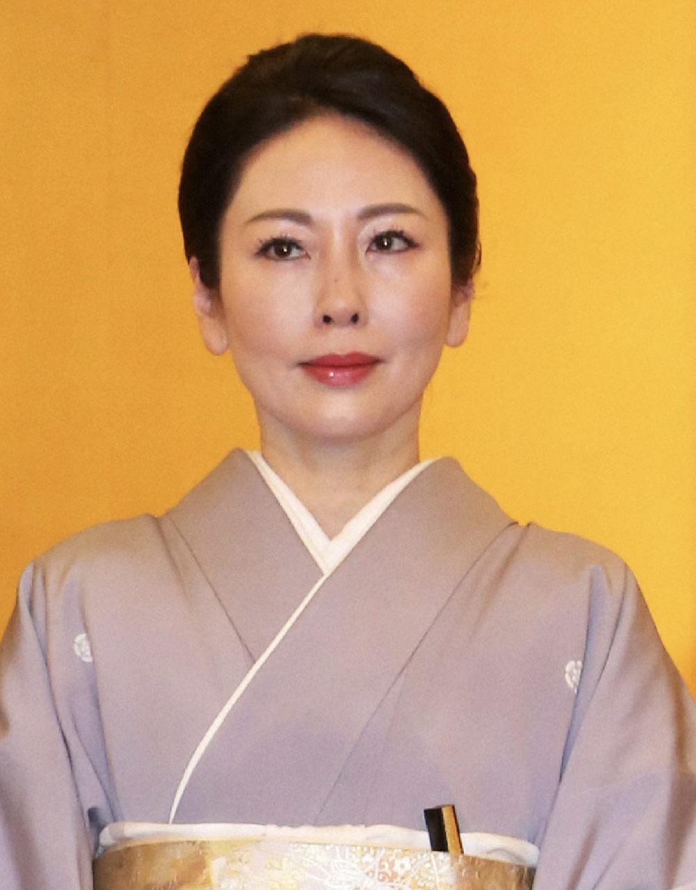 日本相扑选手贵景胜和妈妈,他妈妈又美又有气质.  #日本相扑