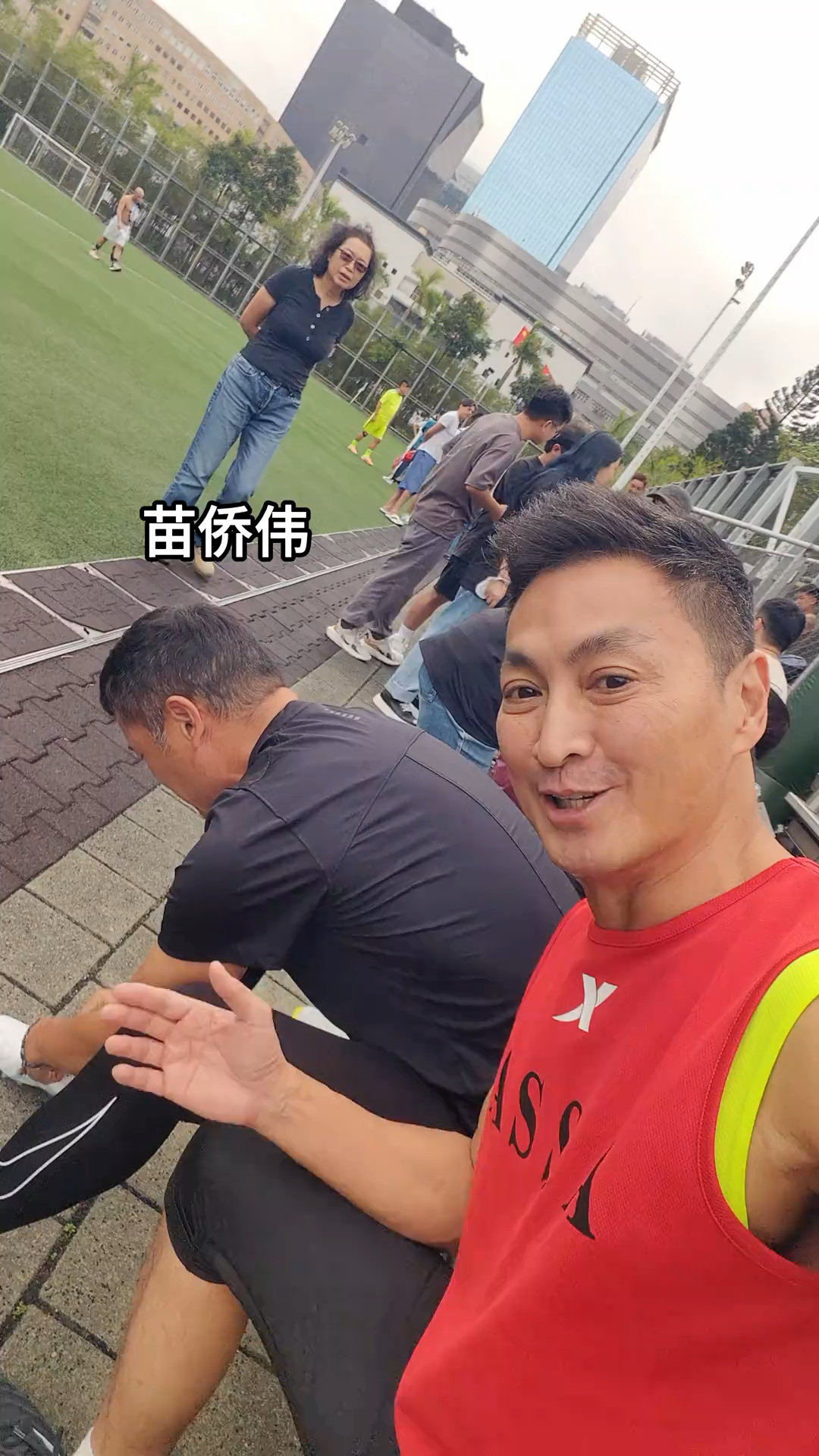 11月11日香港明星足球队!何家劲
