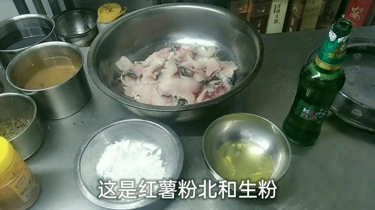 酸菜鱼鱼片怎么腌制,腌鱼上浆是关键,厨师长教你正确手法