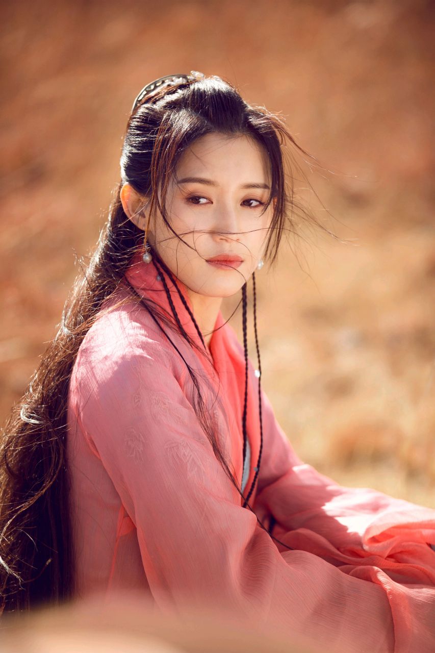 古典气质美女苏青,古装扮相楚楚可怜的样子