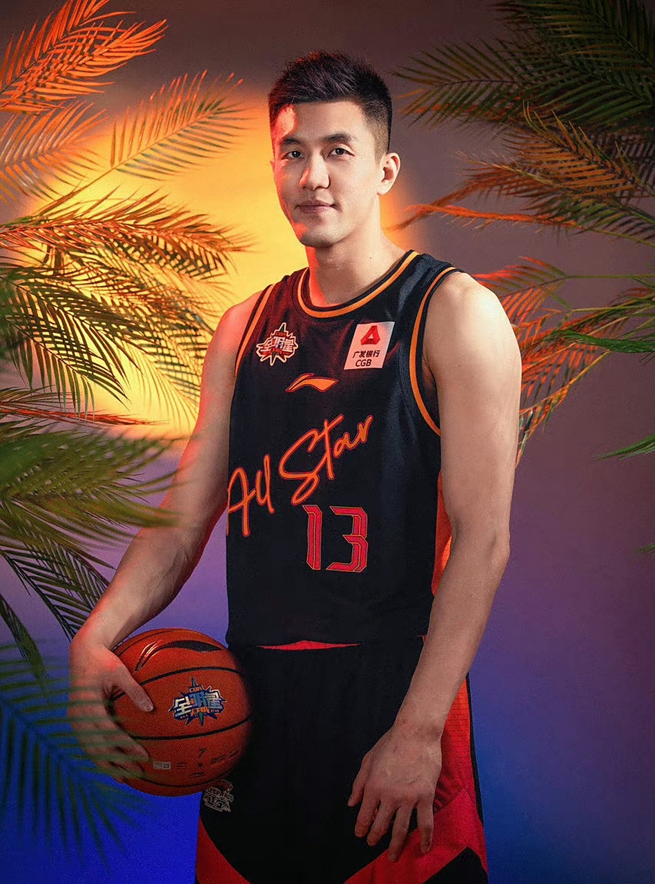 郭艾伦这张照片拍的真好,确实好,非常好,特别好! #cba# #辽宁男篮