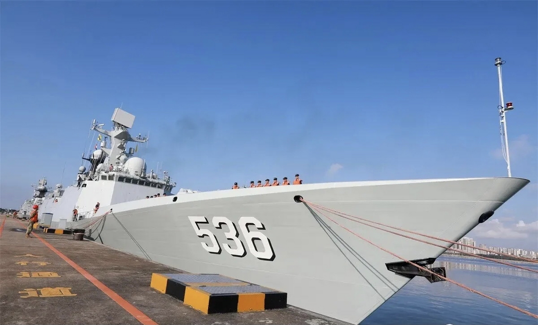 中国9899海军536许昌舰 054a护卫舰 该舰将与165湛江舰参加六月