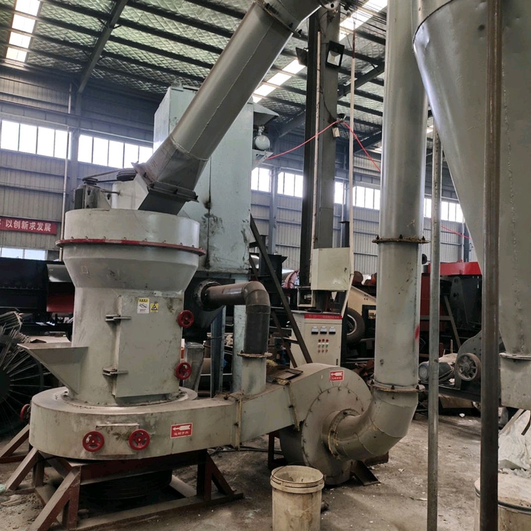 雷蒙磨粉机,大米磨细粉机器,做米线米粉设备