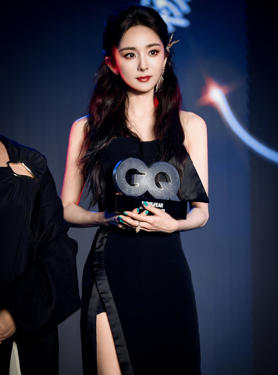 杨幂gq内场美照,每一张都好美#杨幂# #养眼美女# #杨幂gq盛典