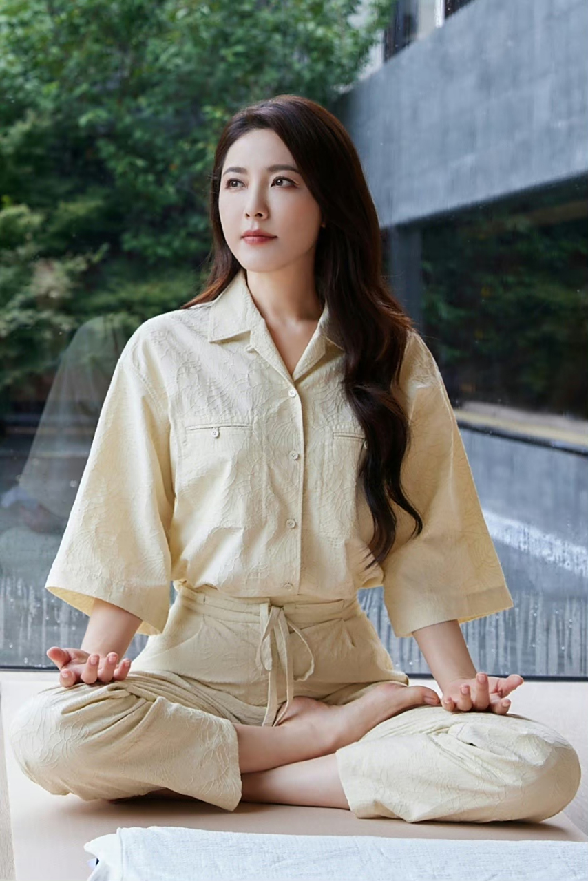 曾黎中戏青衣大美女