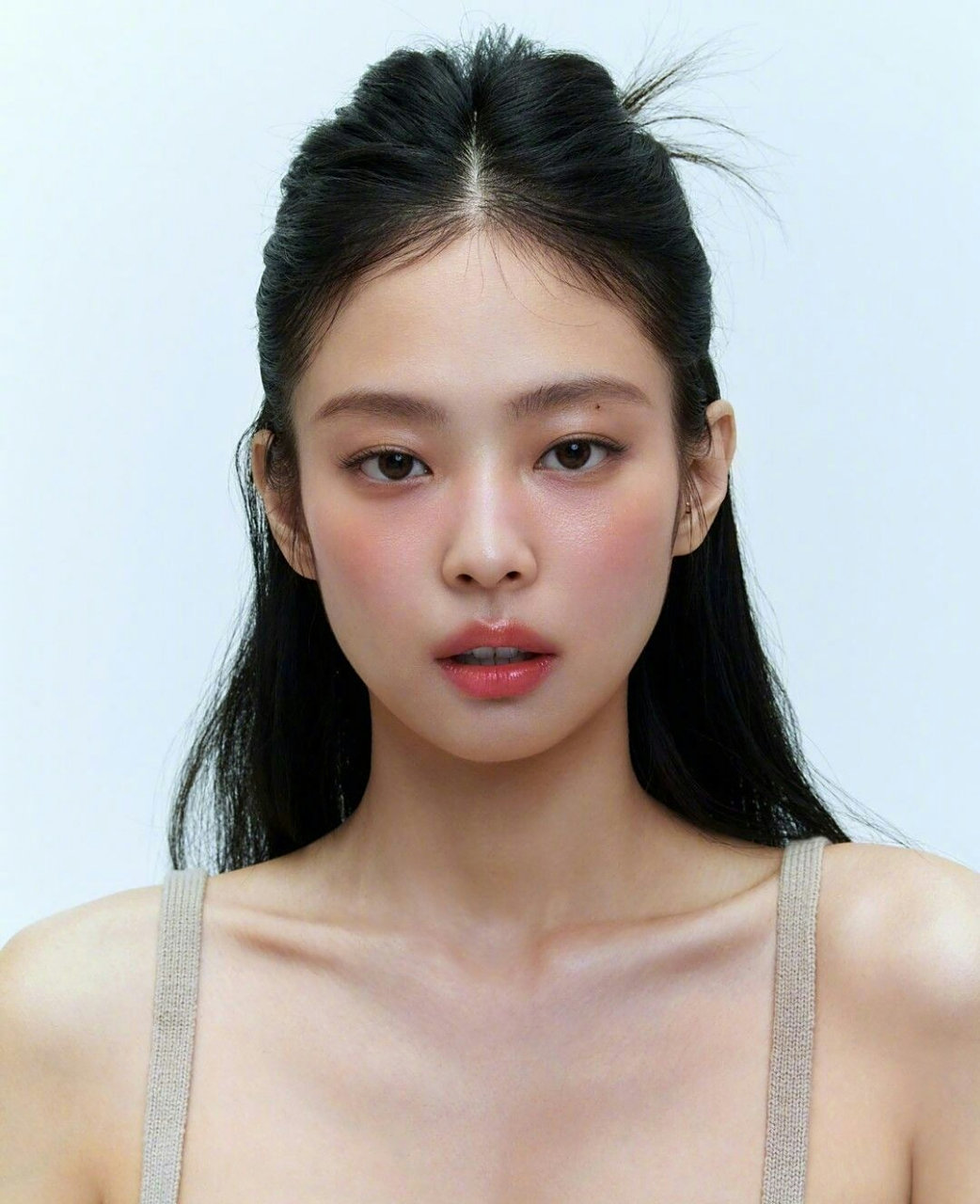 blackpink jennie最新画报,高级感满满的妮妮!爱了爱了!