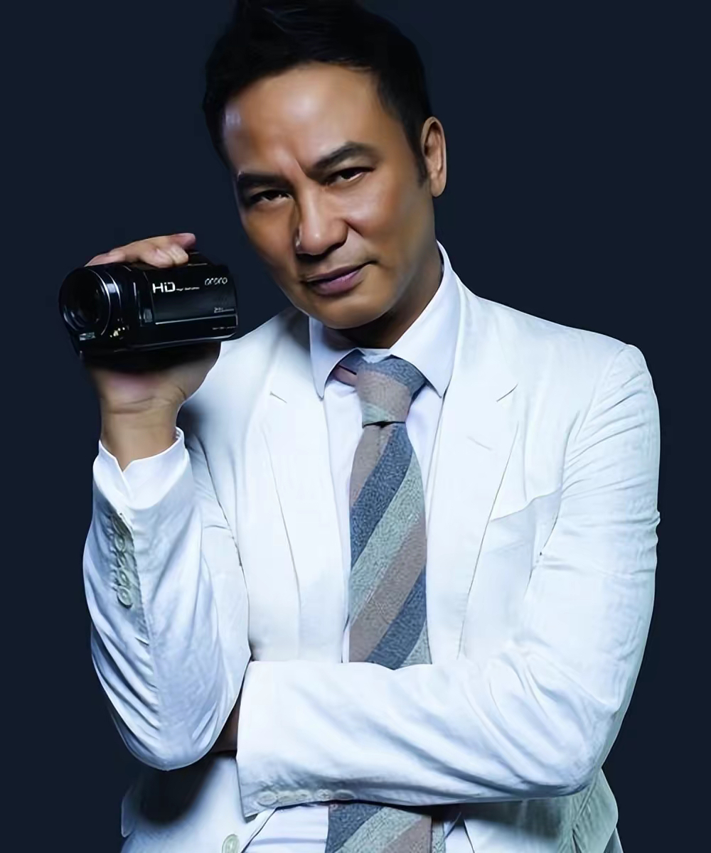 演员任达华:出道43年0绯闻,为爱丁克,50岁老来得子泪流满面