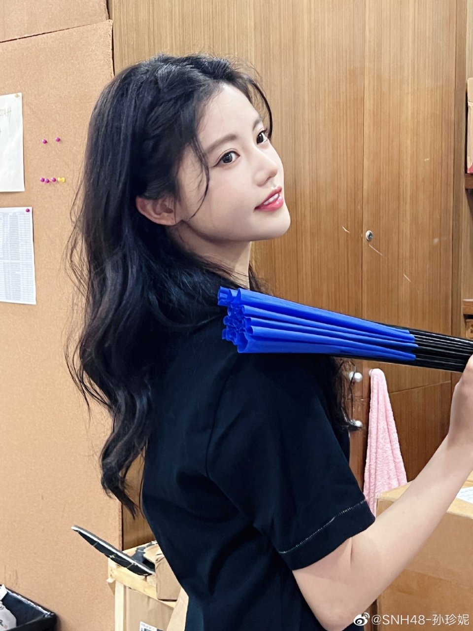 孙珍妮高清壁纸头像(三十一)[亲吻]