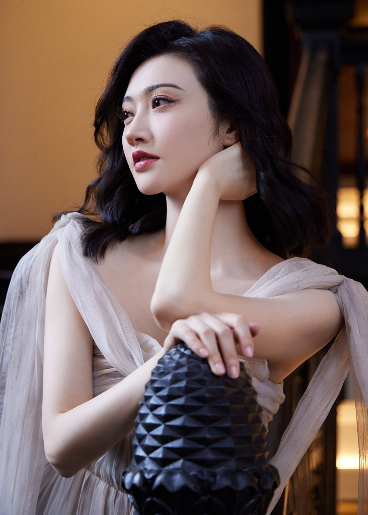 景甜写真,高贵典雅,美艳动人