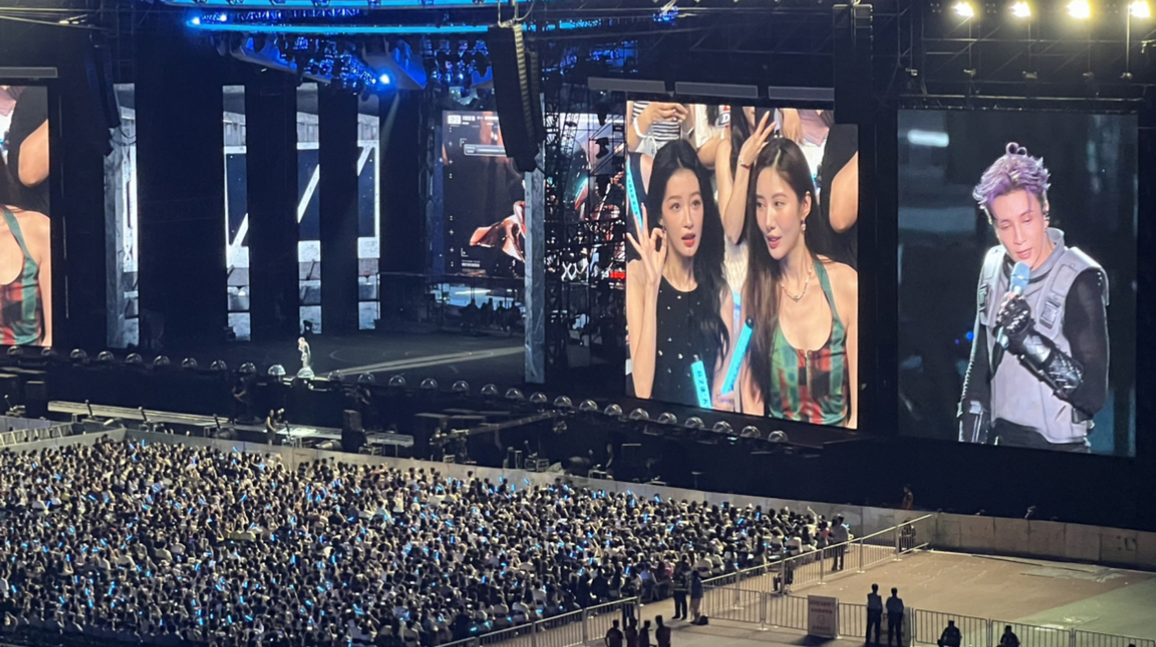 孙怡和吴优现身薛之谦演唱会,现场真的很漂亮