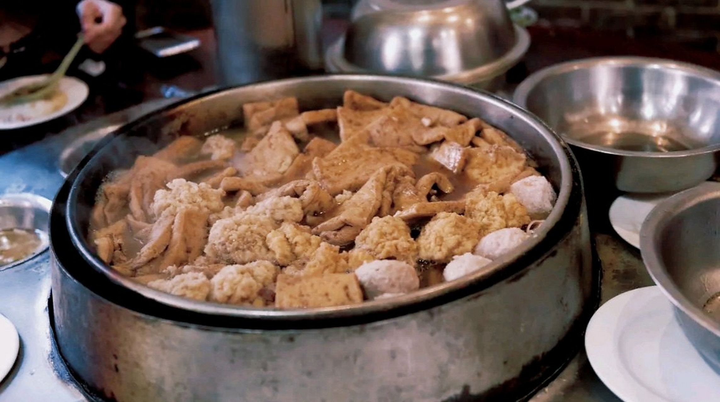 山东淄博美食周村煮锅  周村煮锅是一种类似于四川火锅的菜品,不过