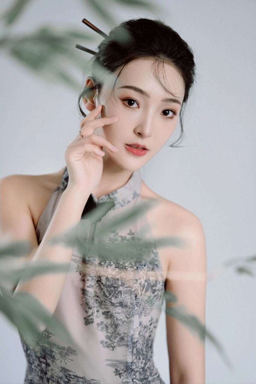 新中式旗袍美女写真|是自己,是千千万万个独立和清醒