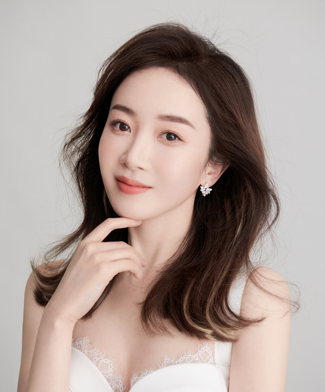 裴优,身材高挑的腾讯nba美女主播,女神范十足