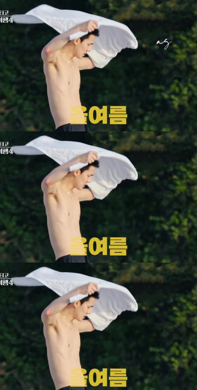 哦莫,快来看韩国男神吴世勋的名品身材,宽肩细腰大长腿,谁的口水流