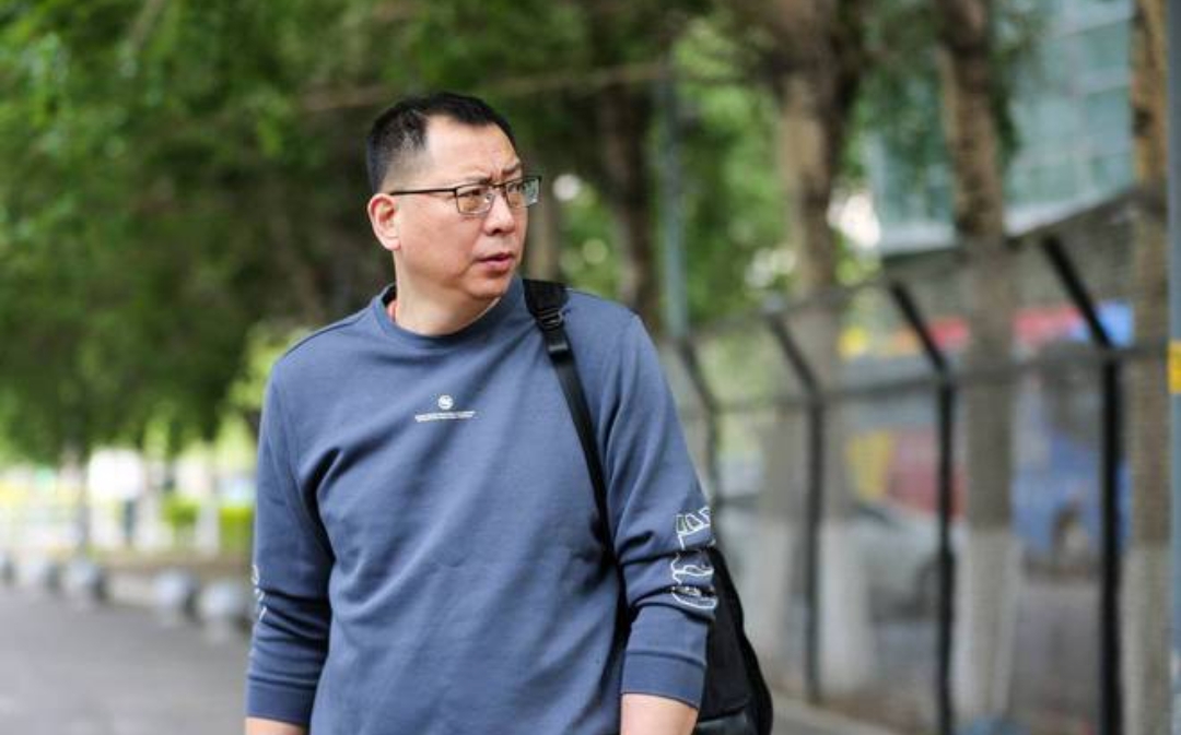 重磅官宣!吴乃群最新职务曝光,接手辽宁益胜男篮担任主教练