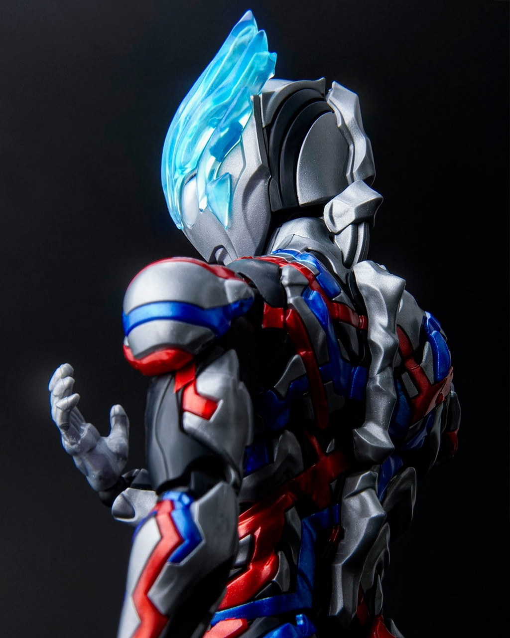 模型欣赏:frs 布莱泽奥特曼,本体分色十分细致.