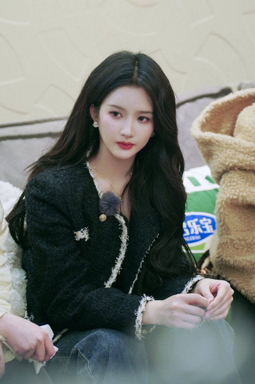 刘些宁高清壁纸头像(十二)[庆祝]