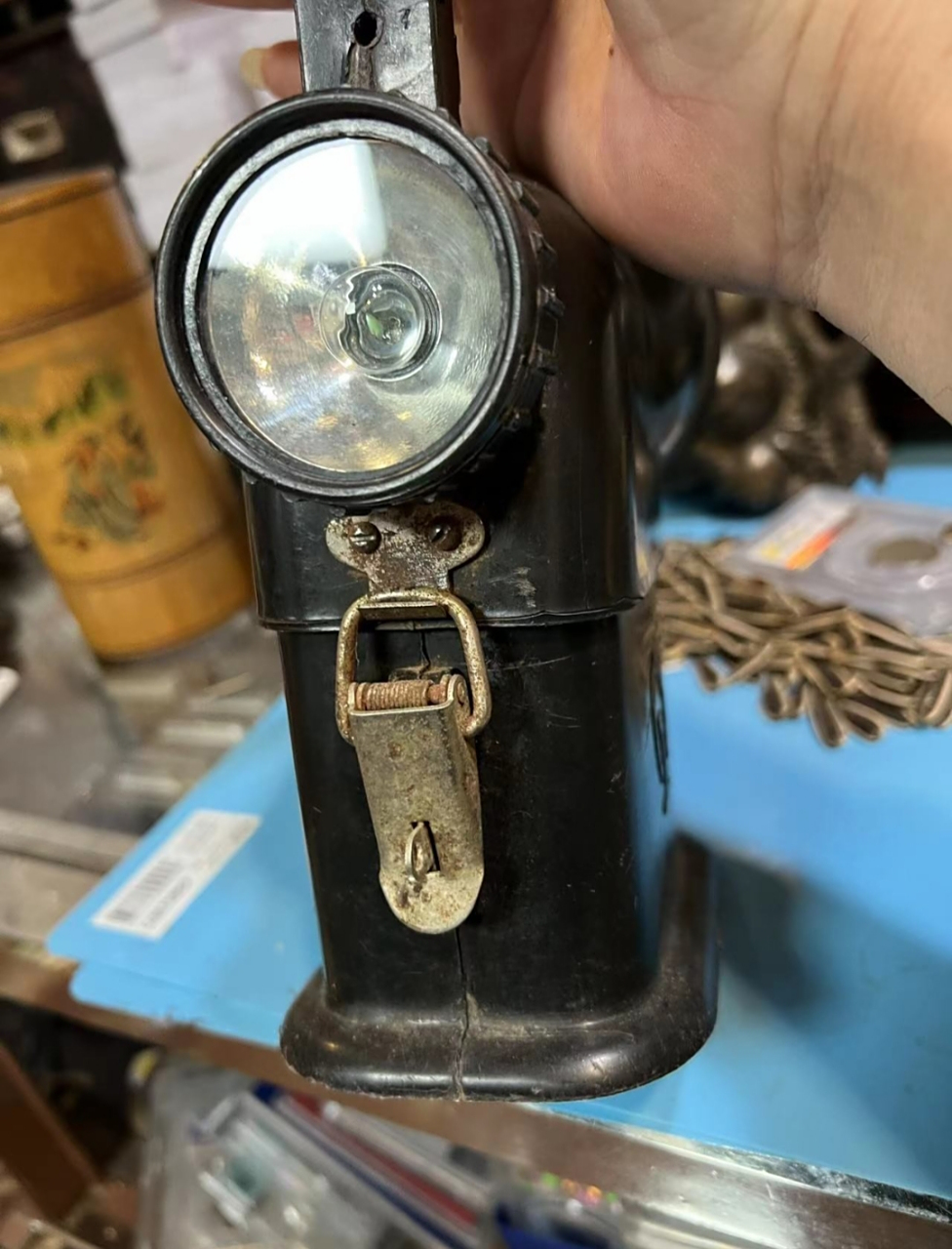 收到一个上个世纪五六七八年代铁路信号灯,手提式信号灯,红灯停 绿灯