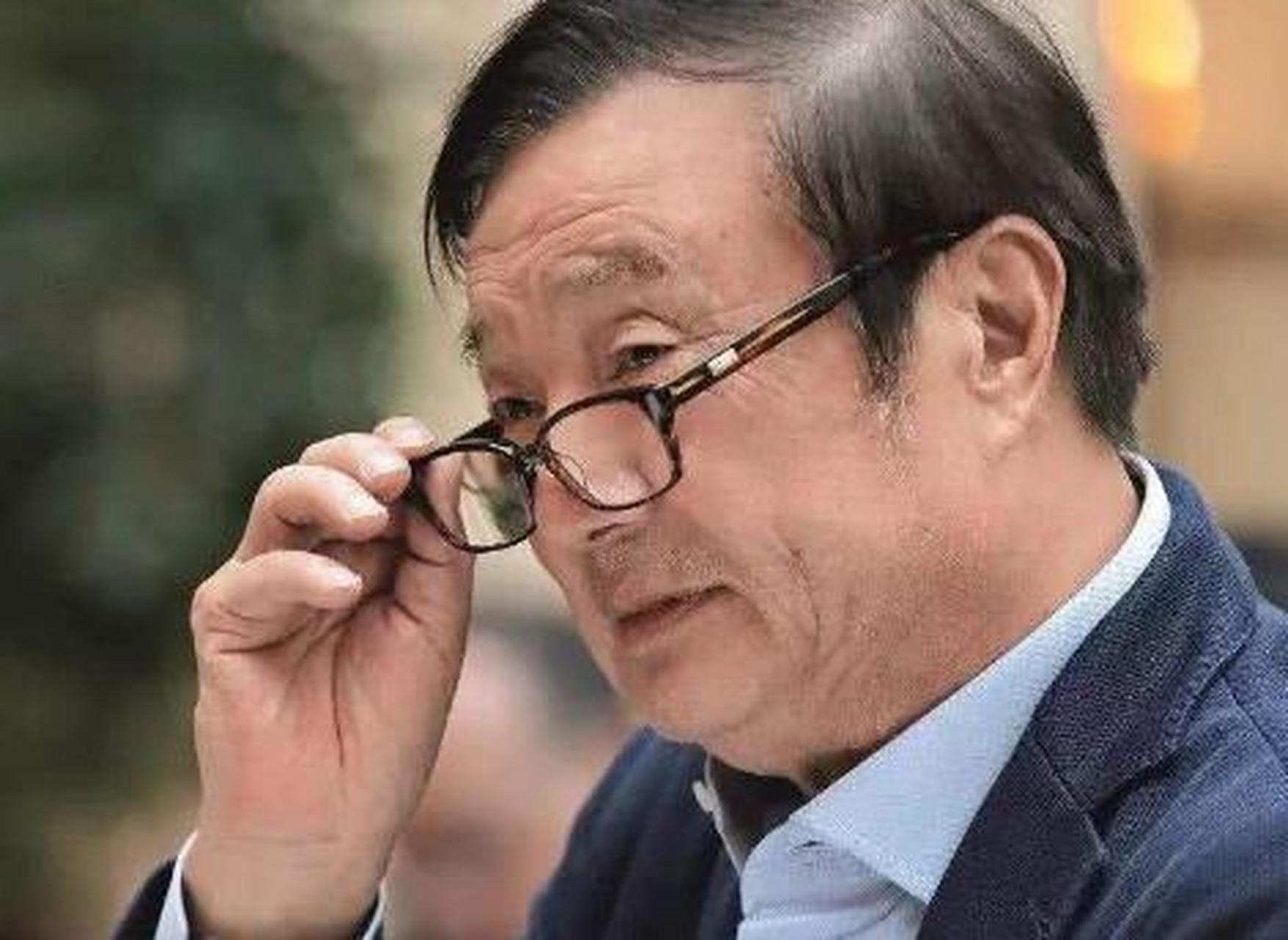 两个华为员工:一个把任正非赶出实验室拿到了100万年