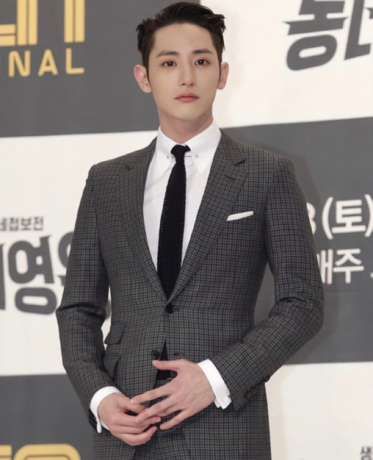 人间绝色李洙赫,却惨遭大6岁女友抛弃,如今只搞事业不信爱情