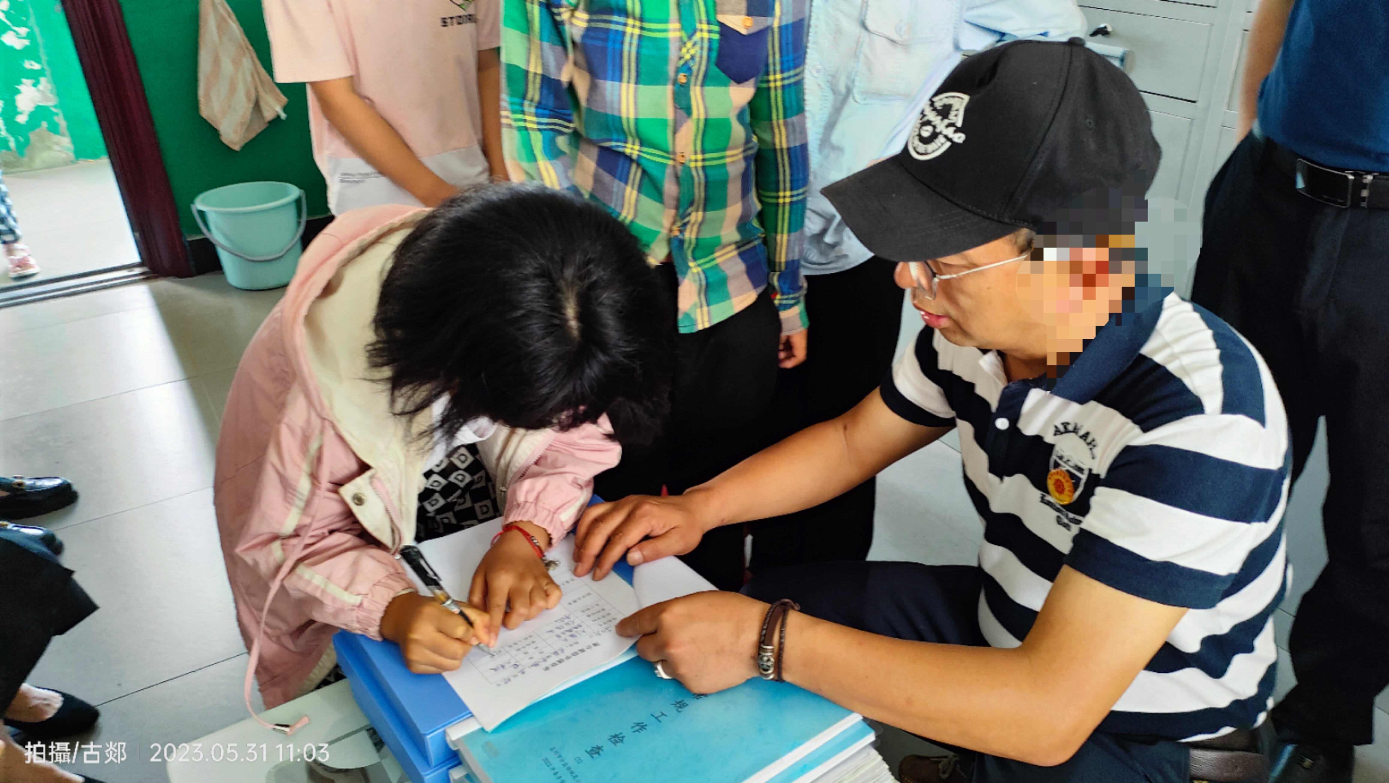 监利市蒲公英爱心助学走进分盐镇桃花小学